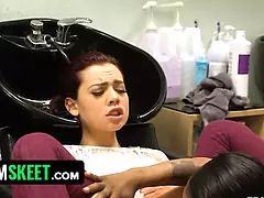 Black hairdresser munches clients pussy