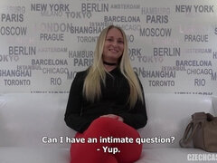 Enthousiasteling, Grote kont, Grote mammen, Blond, Tsjechisch, Hardcore, Natuurlijke tieten, Tieten likken