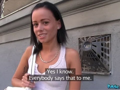 Amateur, Sucer une bite, Couple, Tir de sperme, Branlette thaïlandaise, De plein air, Pov, Cheveux courts