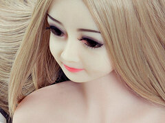 18 jaar, Grote mammen, Blond, Diep in de keel, Pop, Klein, Mager, Speelgoed