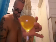 Grosse titten, Pummelig, Domination, Milf, Herrin, Mutti, Pissen, Solo