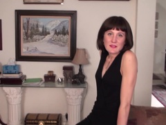 American naughty housewife fingering herself