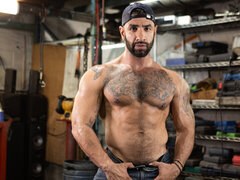 Dudes show what they can in crazy XXX video