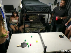 Negro, Rubia, Morena, Residencia universitaria, Gafas, Grupo, Fiesta, Perforación