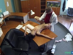 Blasen, Arzt, Hundestellung, Fingern, Krankenschwester, Pov, Muschi, Uniform