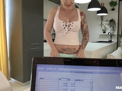 Anal, Gros seins, Blonde, Sucer une bite, Européenne, Bâillonner, Branlette thaïlandaise, Hard