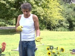 Blondine, Fingern, Handjob, Küssen, Lecken, Im freien, Dürr, Jungendliche (18+)