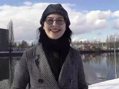 Noire, Sucer une bite, Brunette brune, Tir de sperme, Allemand, Lunettes, Branlette thaïlandaise, Adolescente