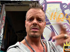 18 años, Culo grande, Mamada, Garganta profunda, Estilo perrito, Fetiche, Público, Adolescente