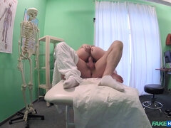 Americano, Chica, Mamada, Médico, Sexo duro, Afeitado, Flaco, Tetas