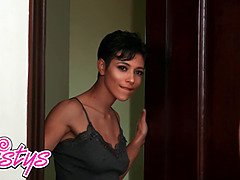 Gros cul, Brunette brune, Face assise, Hd, Lesbienne, Léchez, Chatte, Cheveux courts