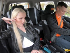 Leie, Auto, Tschechisch, Leder, Natürlichen titten, Muschi, Socken, Titten