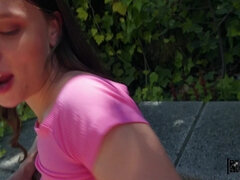 Pijpbeurt, Bruinharig, Latijnse vrouw, Buiten, Realiteit, Sokken, Spaans, Tieten likken