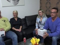 Leie, Grosser arsch, Blondine, Blasen, Tschechisch, Fingern, Masturbation, Frauentausch