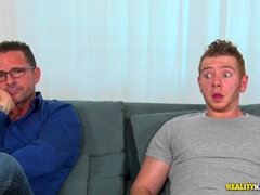 Bad, Grosse titten, Braunhaarige, Vollbusig, Erotischer film, Solo, Scherzbold