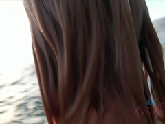 Strand, Blond, Vriendin, Naakt, Buiten, Openbaar, Tatoeage, Tieten likken