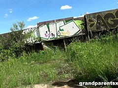 Tir de sperme, 2 femmes 1 homme, Branlette thaïlandaise, Hard, Hd, Mature, Public, Plan cul à trois