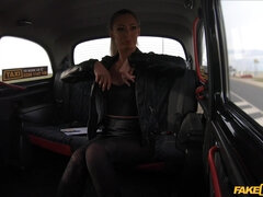 Gros seins, Blonde, Sucer une bite, Piercing, Chatte, Jupe, Gicler, Tatouage