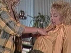 18 jahre, Grosse titten, Blondine, Küssen, Masturbation, Muschi, Entkleiden, Jungendliche (18+)