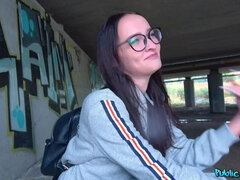 Arsch, Blasen, Betrug, Hundestellung, Handjob, Im freien, Pov, Öffentlich