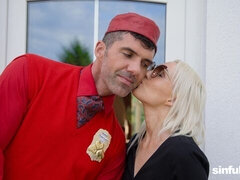 18 años, Culo grande, Verga grande, Rubia, Mamada, Tetas naturales, Adolescente, Tetas