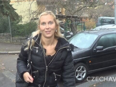 Grosser arsch, Blondine, Hundestellung, Selbstgemacht, Unschuldig, Milf, Pov, Rasiert