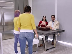 Mamada, Morena, Universidad, Corrida, Estilo perrito, Hermanas, Nalgadas