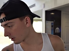 Handsome guy in the gym massages and fucks a twink with a muscle fetish