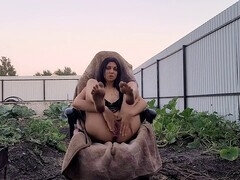 Anal, Cul à la bouche, Femelle, Masturbation, Orgasme, De plein air, Russe, Nénés