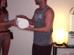 美女, デカパイ, ビキニ, フェラチオ, シゴき, マッサージ, 淫乱熟女, 母