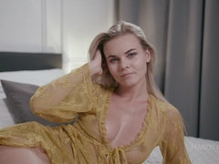 Béant, Branlette thaïlandaise, Masturbation, Seins naturels, Rasée, Maigrichonne, Solo, Nénés