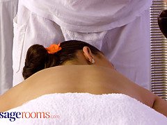 18, デカパイ, フェラチオ, 茶髪の, なめる, マッサージ, 自然山雀, ティーン