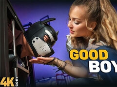 Брюнетки, В клубе, Рогоносцы, Чешки, Хд, Милф, Странности, Жена