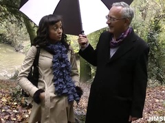 Sucer une bite, Brunette brune, Hard, Rasée, Jarretelles