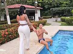 Leie, Blasen, Freundin, Hardcore, Hd, Latina, Schreiend, Flotter dreier