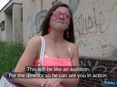 Amateur, Sucer une bite, Brunette brune, Éjaculation interne, Branlette thaïlandaise, De plein air, Pov, Public