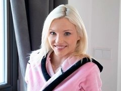 Arsch, Blondine, Hundestellung, Fingern, Klaffend, Masturbation, Solo, Entkleiden