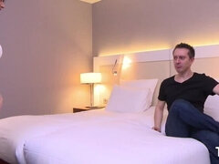 Anal, Beauté, Brunette brune, Hard, Mère que j'aimerais baiser, Roumaine, Pute