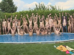 Grosse titten, Blondine, Blasen, Braunhaarige, Nippel, Orgie, Im freien, Pool