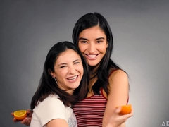 Bruinharig, Vingeren, Zoenen, Lesbisch, Likken, Kut duiken, Geschoren, Tiener