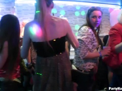 Grote lul, Pijpbeurt, Gek, Vrouw, Groep, Handbeurt, Zoenen, Feest