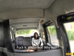 Auto, Hundestellung, Aufs gesicht abspritzen, Fingern, Nackt, Muschi, Arsch lecken, Hintern versohlen