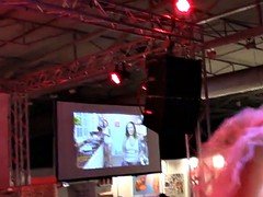 Caroline Dejaie masaturbandose con espontaneo en el FEDA