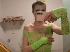 18, 女, フェティッシュ, ドイツ人, ハードコア, 放尿, シャワー, 奴隷