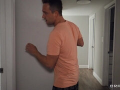 Nana, Gros cul, Grosse bite, Brunette brune, Léchez, Chatte, Rasée, Nénés