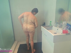 浴室, デカパイ, 巨乳な, 熟年, 自然山雀, 垂れ乳, オッパイの, 濡れ