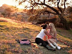 Blonde, Brunette brune, Lesbienne, De plein air, Nénés