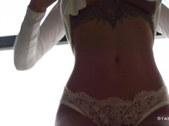 Culo, Morena, Bragas, Ruso, Afeitado, Sexo soft, Tatuaje, Calientapollas