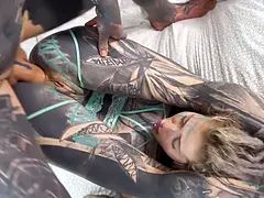 Tattooed Anuskatzz gets fucked balls deep in her ass