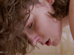 Cuarto de baño, Morena, Lencería, Masturbación, Tetas naturales, Sexo soft, Solo, Tetas